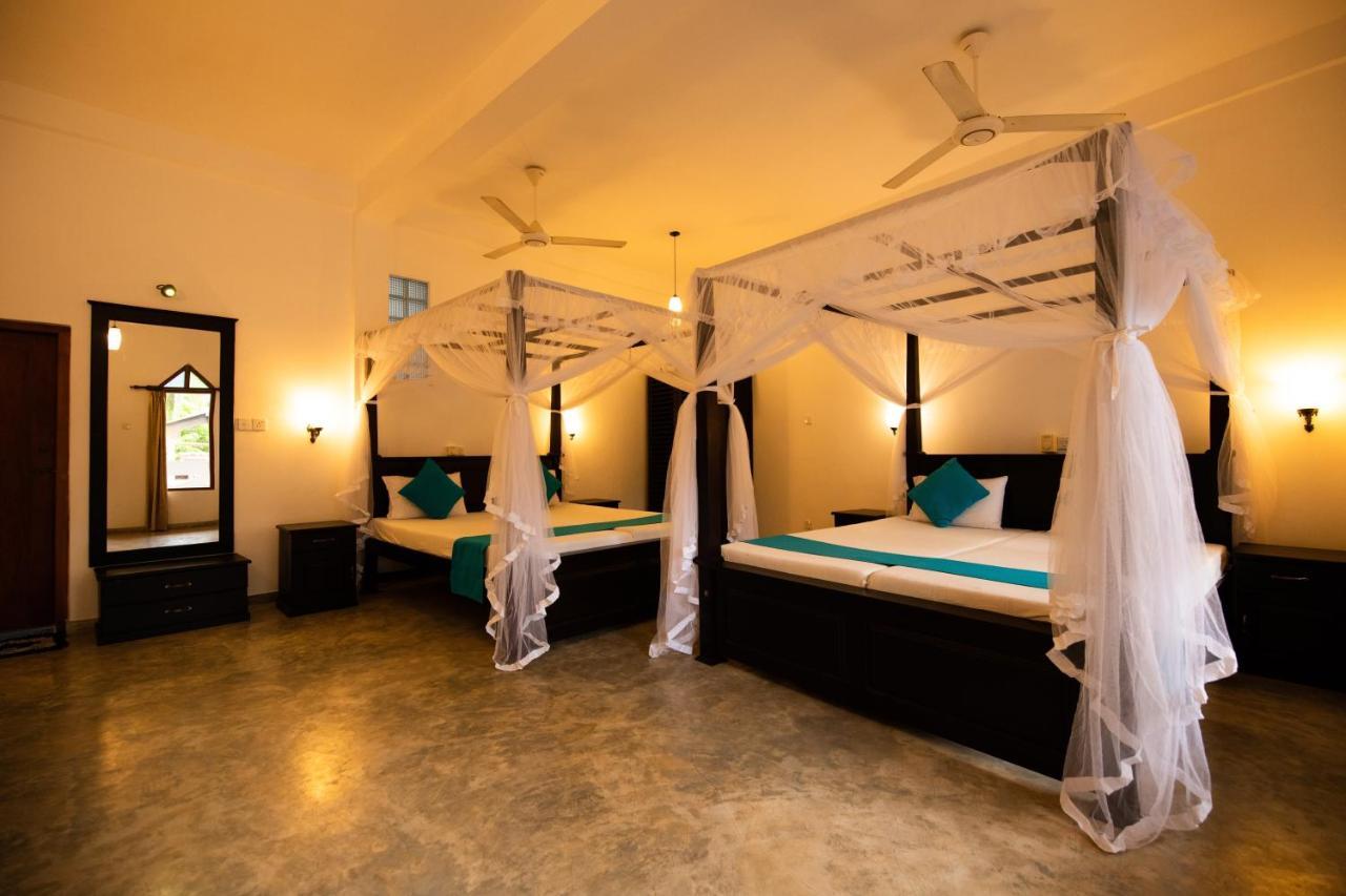 International Beach Hotel & Restaurant Hikkaduwa Exterior photo