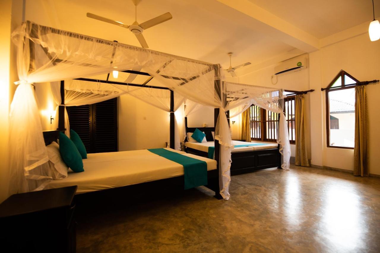International Beach Hotel & Restaurant Hikkaduwa Exterior photo