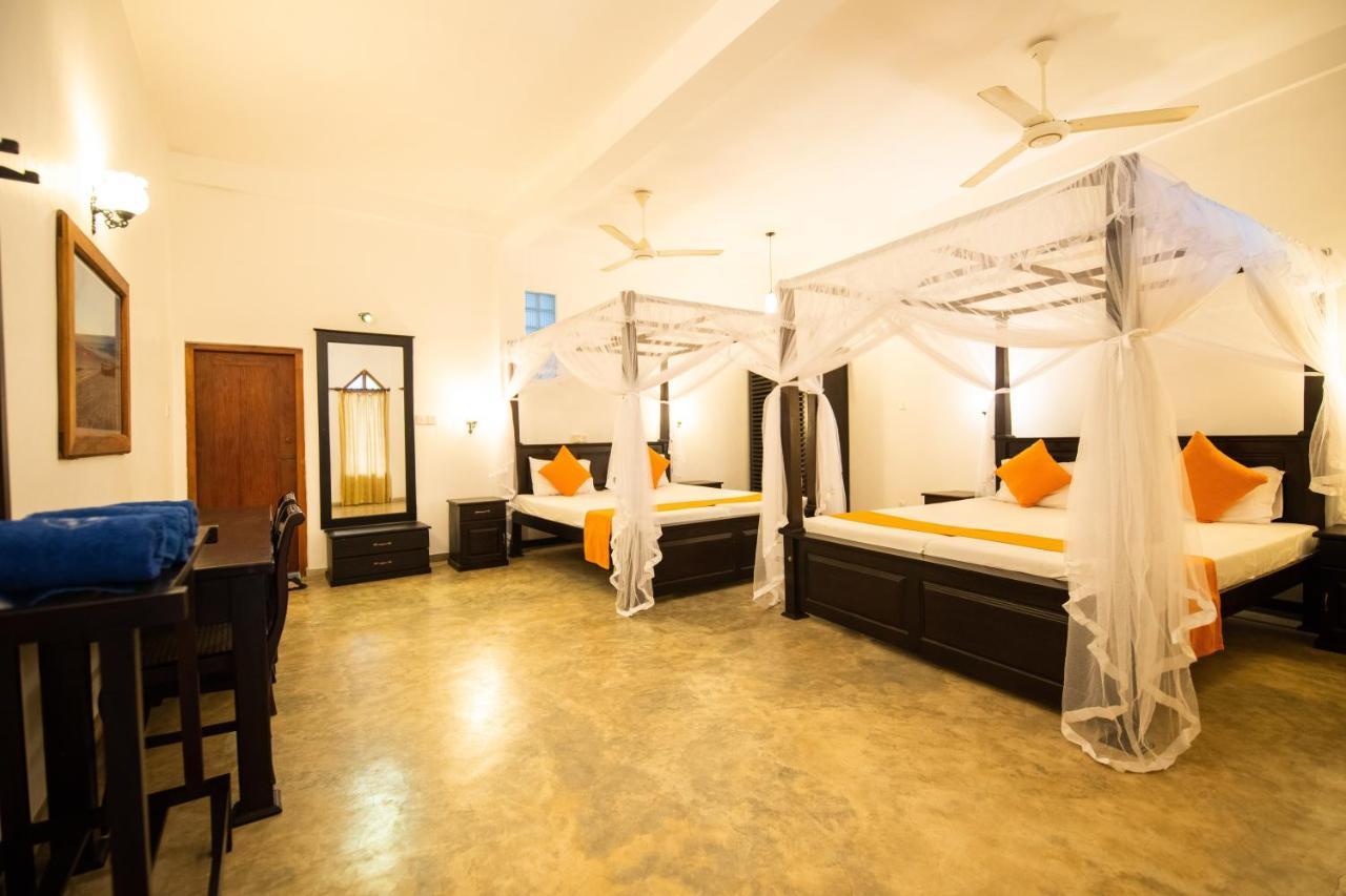 International Beach Hotel & Restaurant Hikkaduwa Exterior photo