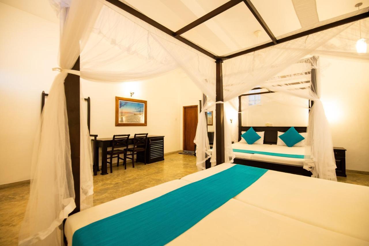 International Beach Hotel & Restaurant Hikkaduwa Exterior photo