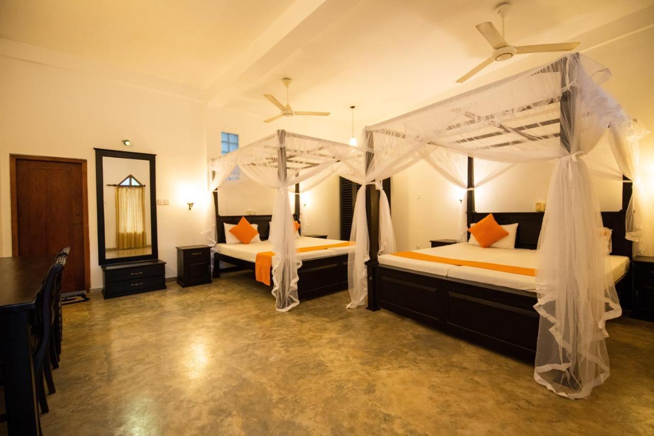 International Beach Hotel & Restaurant Hikkaduwa Exterior photo