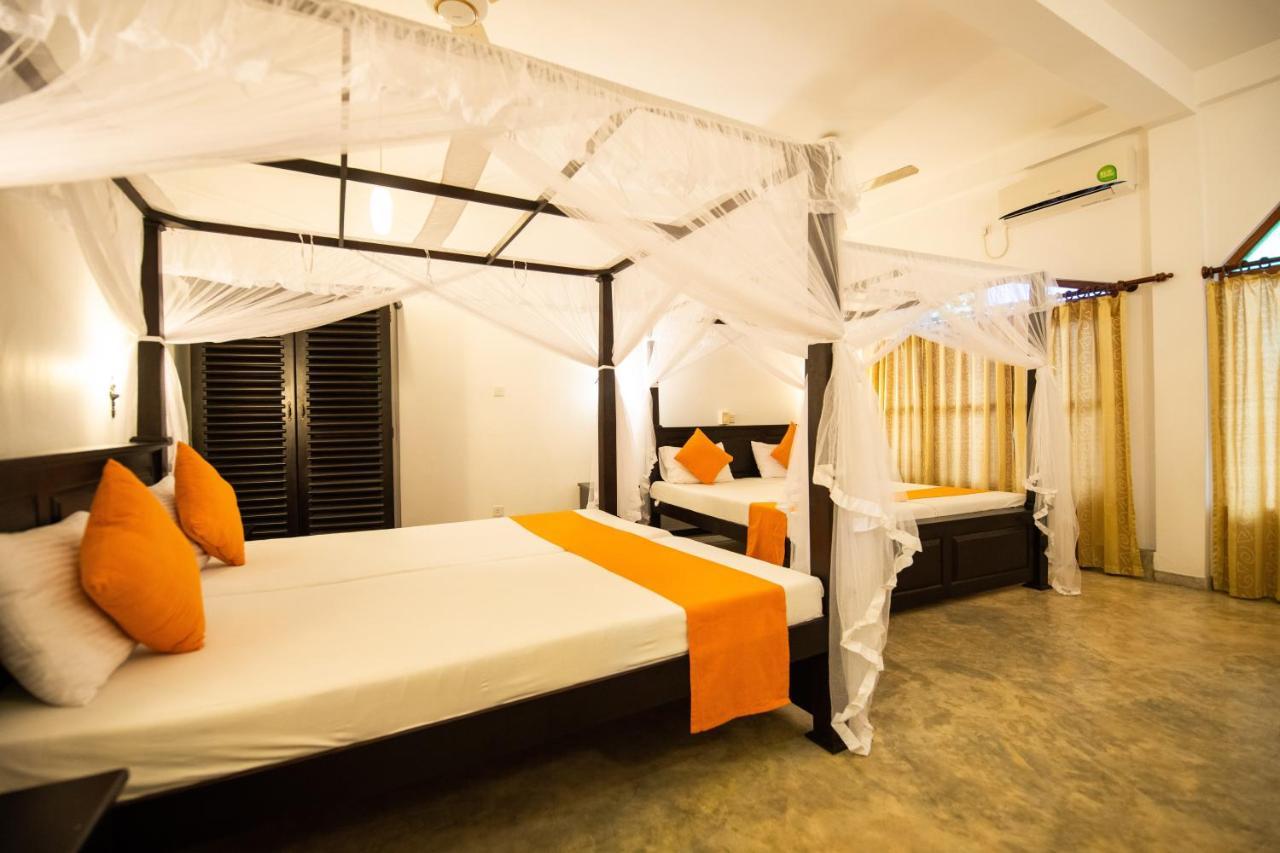 International Beach Hotel & Restaurant Hikkaduwa Exterior photo