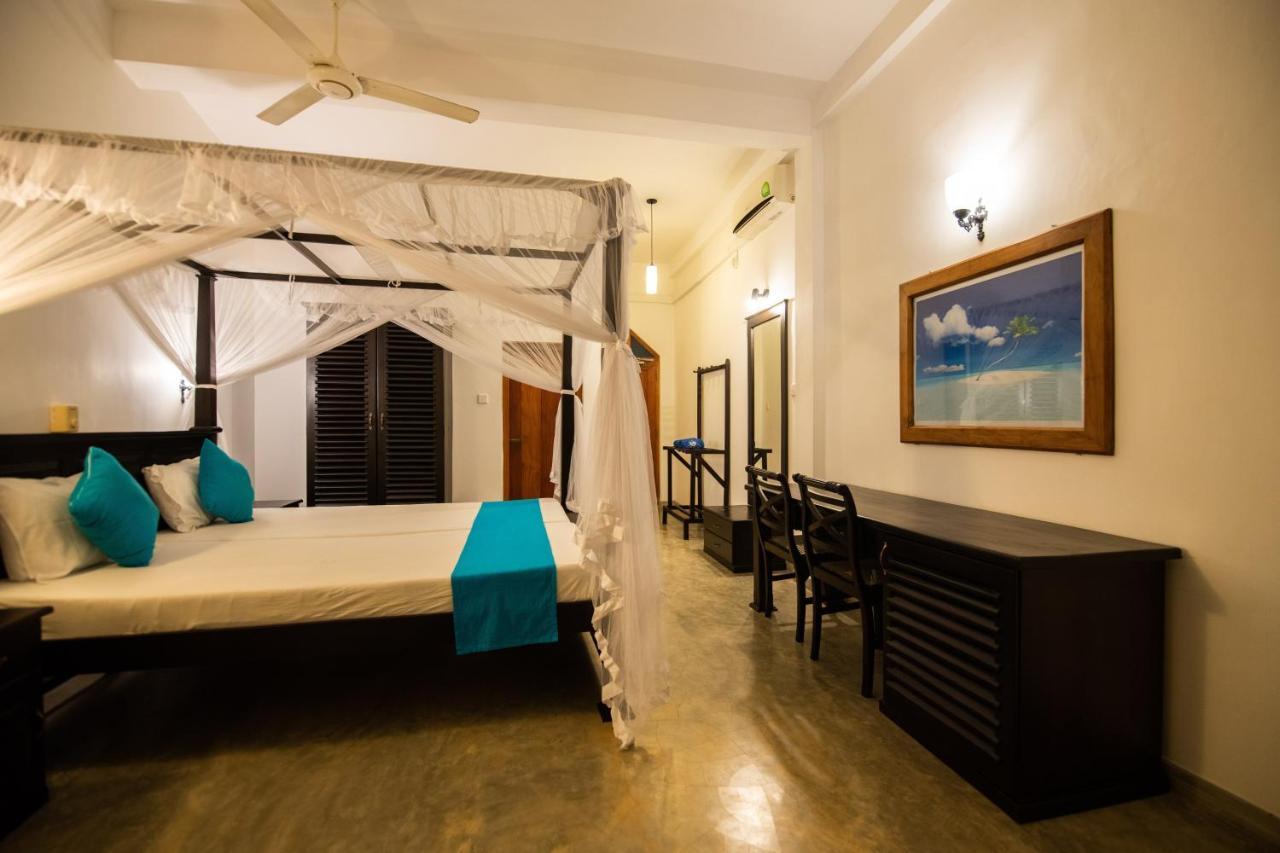 International Beach Hotel & Restaurant Hikkaduwa Exterior photo