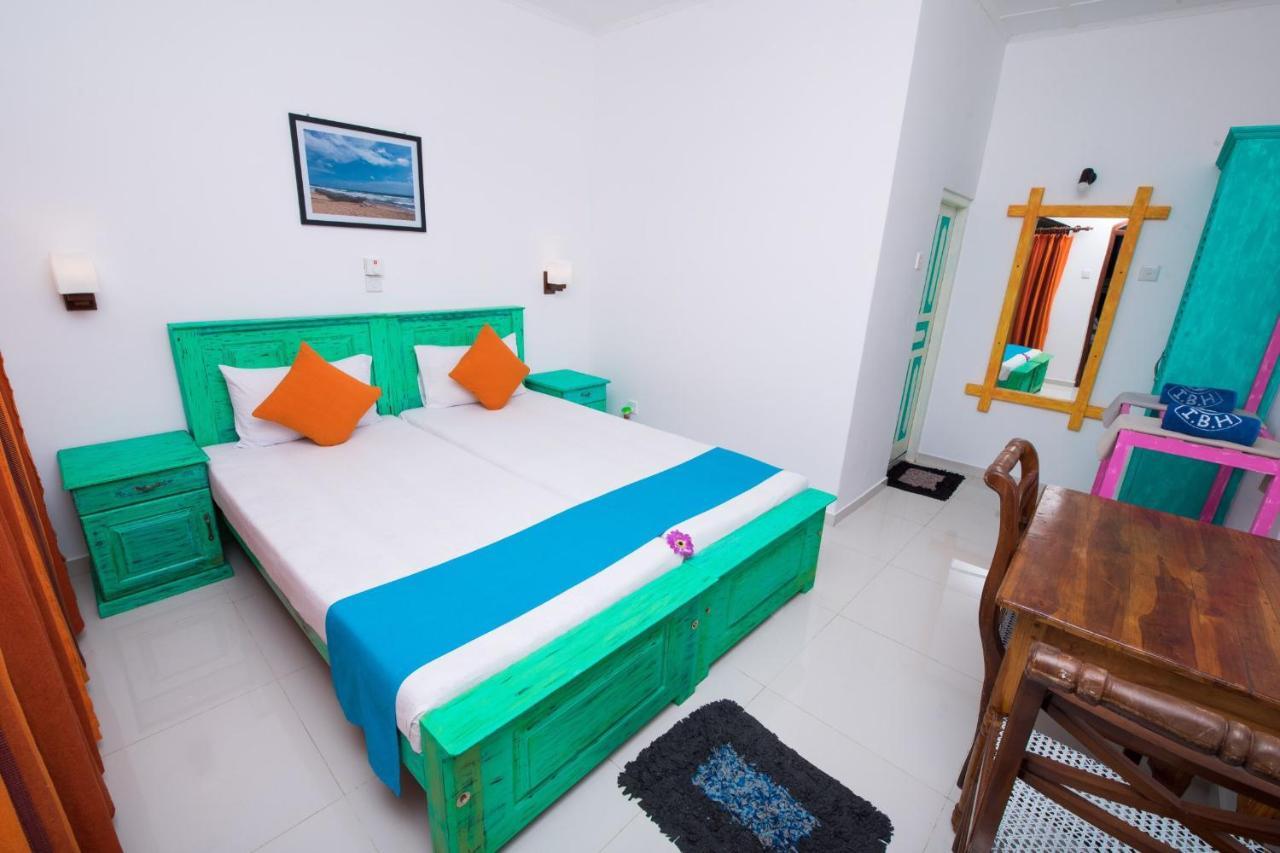 International Beach Hotel & Restaurant Hikkaduwa Exterior photo