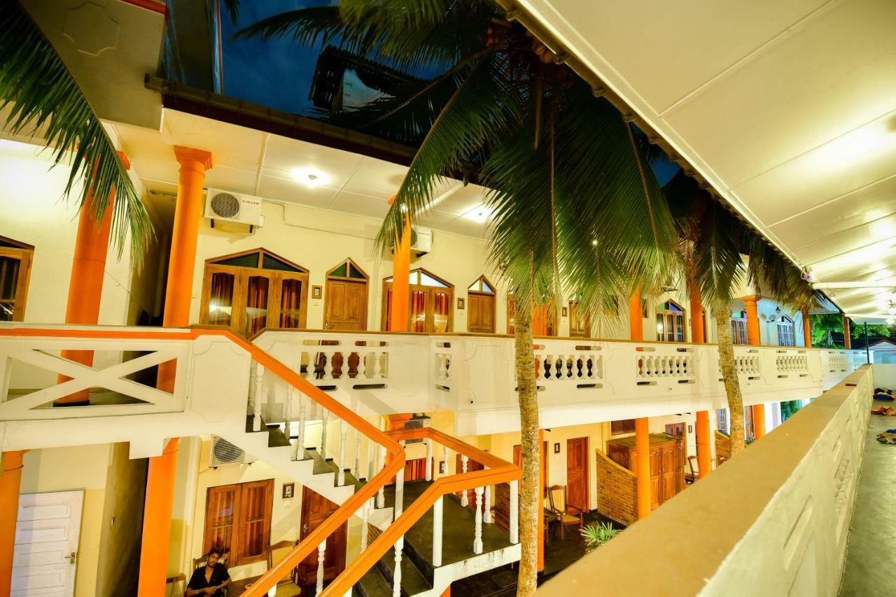 International Beach Hotel & Restaurant Hikkaduwa Exterior photo