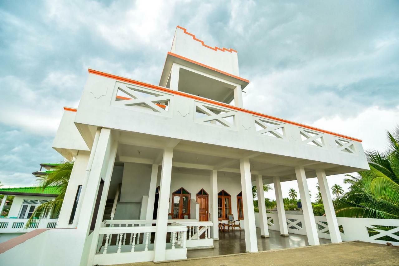 International Beach Hotel & Restaurant Hikkaduwa Exterior photo