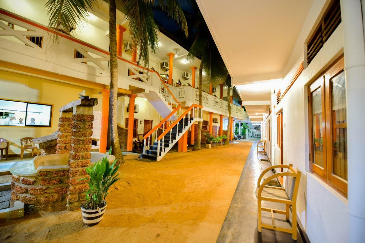 International Beach Hotel & Restaurant Hikkaduwa Exterior photo