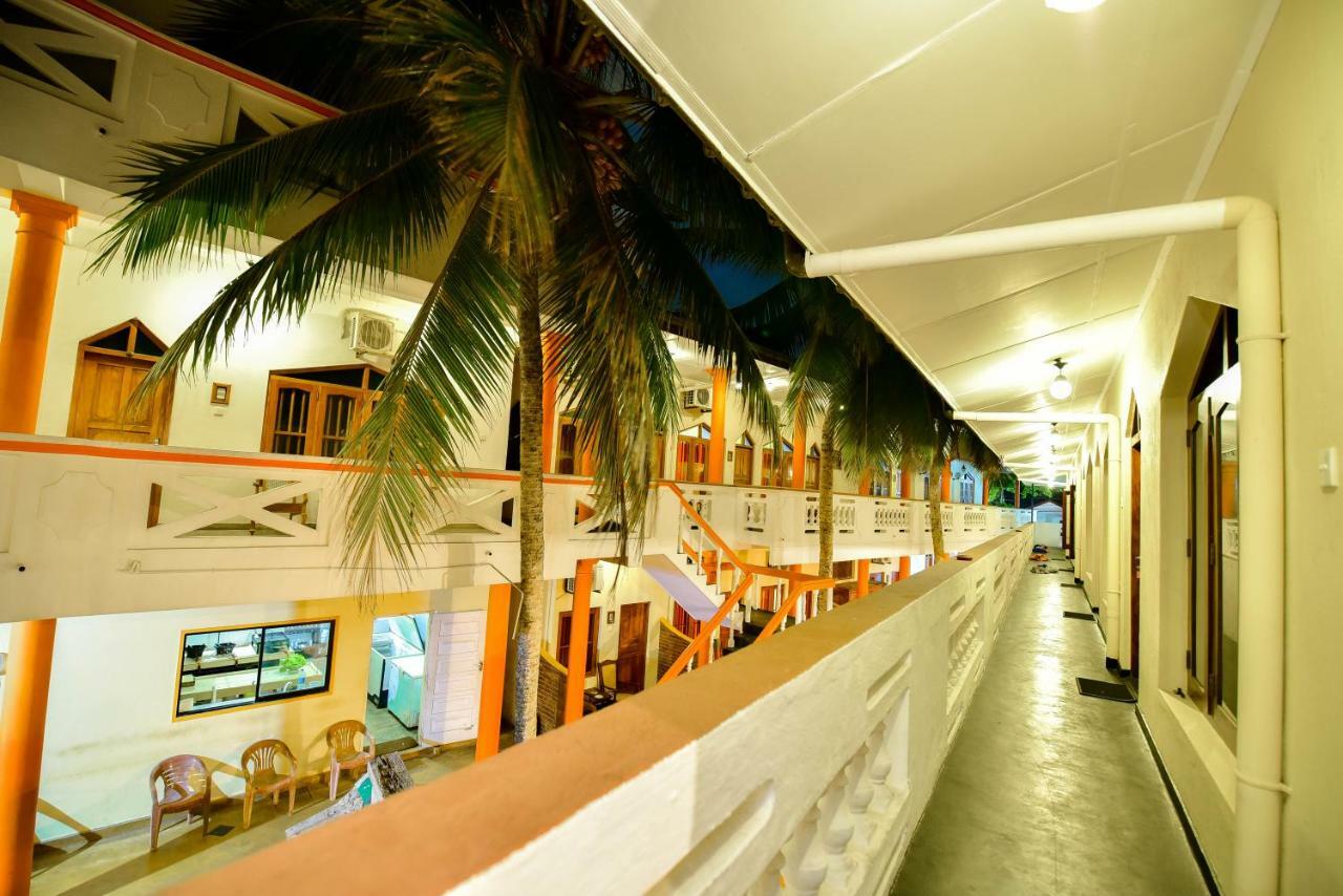 International Beach Hotel & Restaurant Hikkaduwa Exterior photo