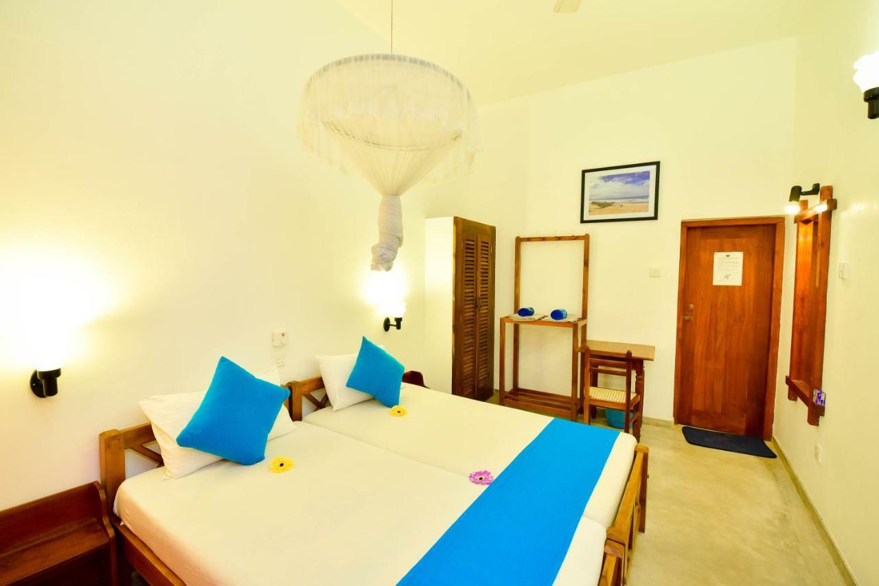 International Beach Hotel & Restaurant Hikkaduwa Exterior photo