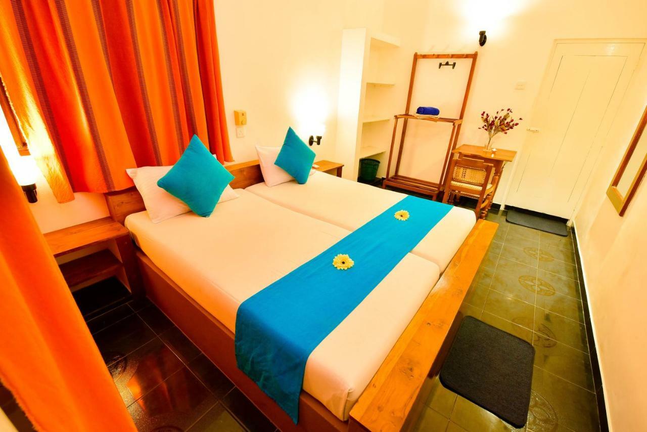 International Beach Hotel & Restaurant Hikkaduwa Exterior photo